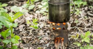 kuchenka survivalowa na drewno