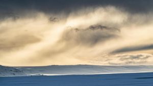 iceland winter crossing east west